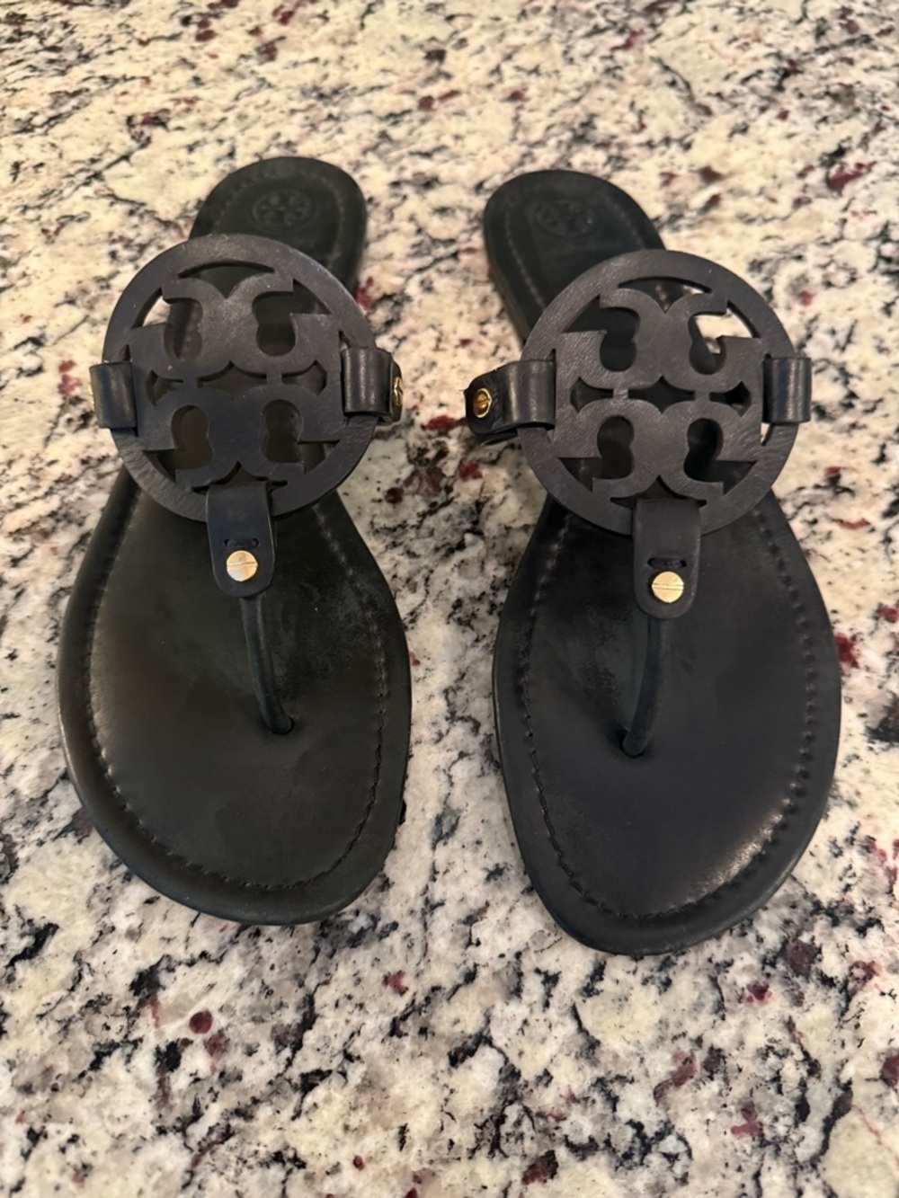 Tory Burch Black Leather Miller Logo Thong Sandals - Picture 2 of 4